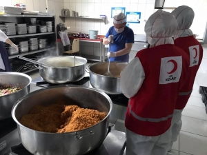 Kızılay, Karantina Yurdunda Kalanlara 4 Öğün Yemek Veriyor