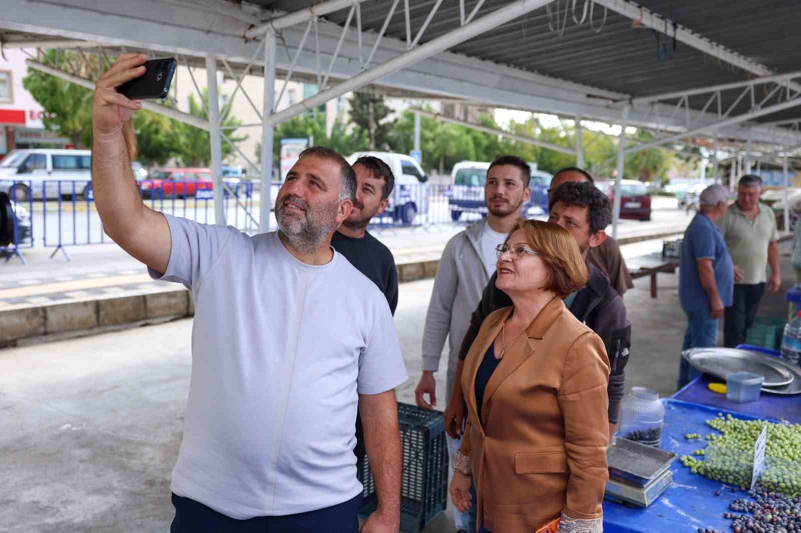 baskan-gencay-zeytin-pazarinda-ureticilerle-bulustu