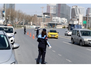 Esenyurt Zabıtasından Ticari Taksilere Tek-çift Plaka Denetimi
