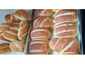 Evde Kaldılar, Ekmek Yapmaya Başladılar