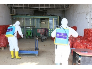 Büyükşehir Acarlar Halinde Dezenfeksiyon İşlemi Yaptı