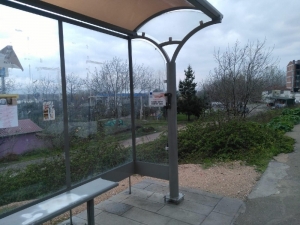 Otobüs Durağında Ki Dezenfektanları Çaldılar