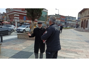 Dede Sokağa Çıktı Polis İle Tartıştı. "82 Yaşındayım Böyle Bir Şey Görmedim"