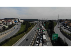 Korona Virüs Denetiminde Oluşan Uzun Araç Kuyrukları Havadan Görüntülendi