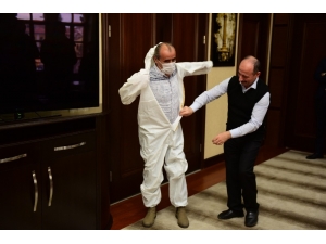 Başkan Aşgın’dan Gazetecilere Jest