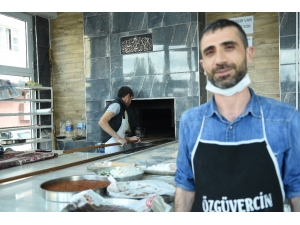 Çalışamayanlara Bir Aylık Ekmek Mahalle Fırıncısından