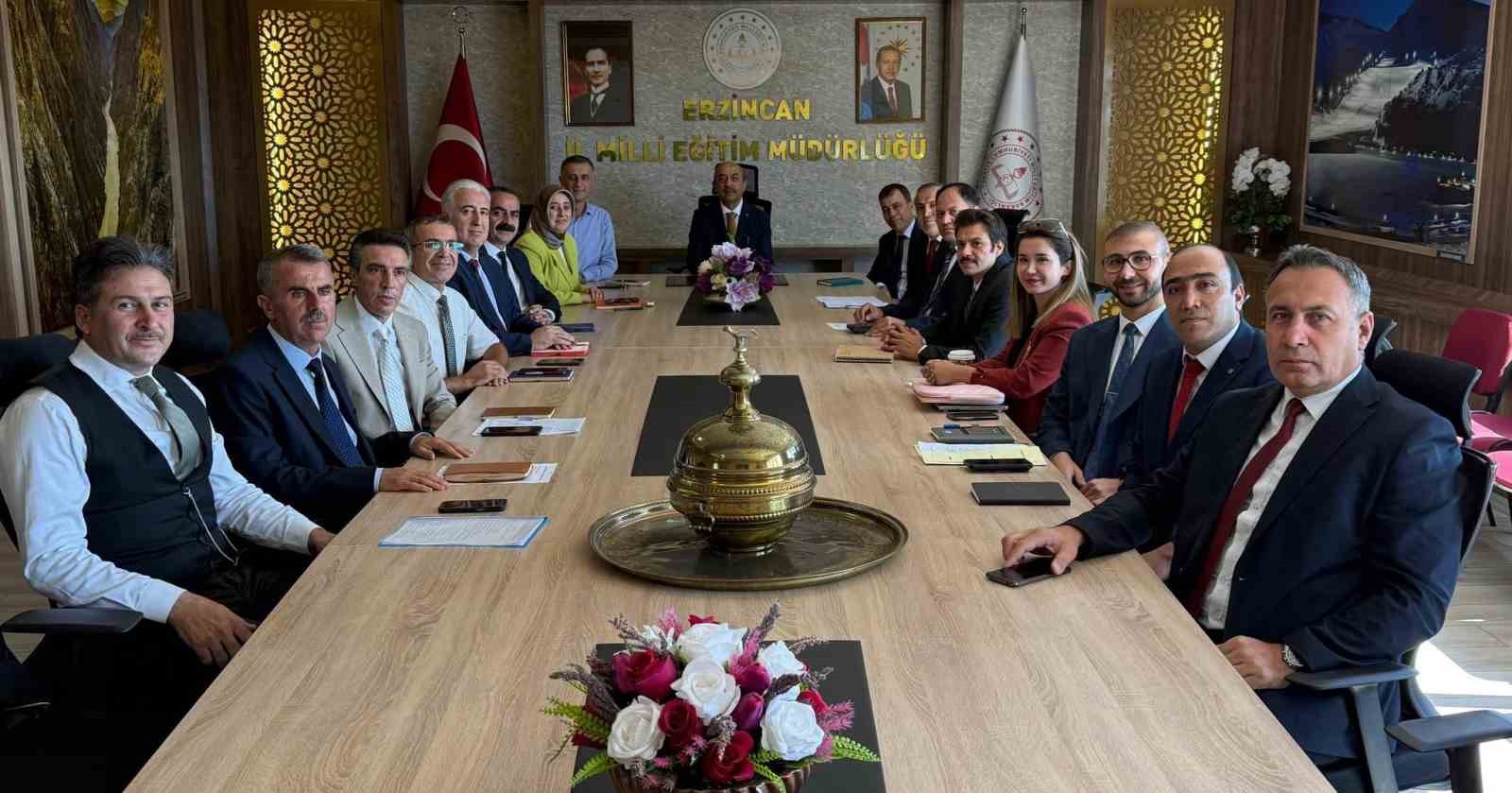 erzincan-da-ilce-milli-egitim-mudurleri-kurulu-toplantisi-yapildi
