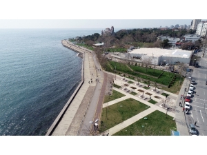 Sahilde Yasağa Uymayan Vatandaşlar Havadan Görüntülendi