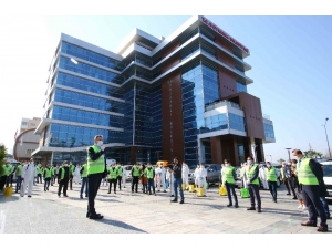 Bayraklı’da Dev Korona Virüs Ekibi Sahada