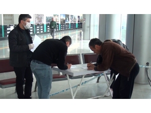 Şehir Dışına Çıkmak İsteyenler İçin Otogarda ’Seyahat İzin Kurulu’ Oluşturuldu