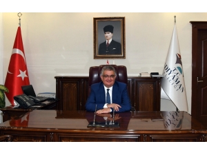 Vali Aykut Pekmez 1 Aylık Maaşını Bağışladı