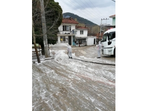 Karantinaya Alınan Yeşildere Köyüne Dezenfekte Desteği