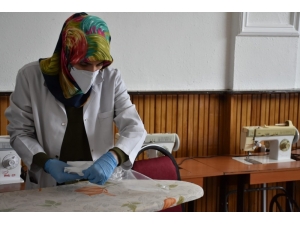 Tatvanlı Kadınlar Maske Üretimine Başladı