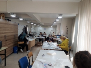 Gemlik Halk Eğitimi Merkezi Maske Üretimine Başladı