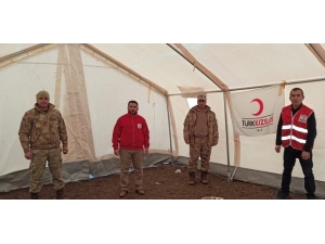 Karantinaya Alınan Mahallenin Girişine Çadır Kuruldu