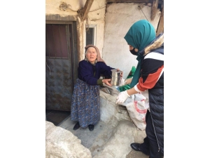 Orhaneli Belediyesi Kimsesiz Ve Yaşlı Vatandaşları Unutmadı