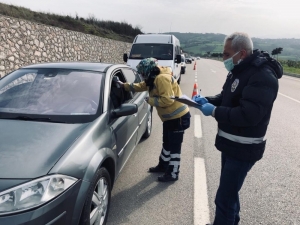 Ehliyet Ve Ruhsat Yerine Ateşe Bakıldı