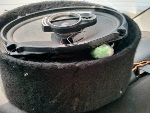 Otomobil Hoparlöründen Uyuşturucu Çıktı