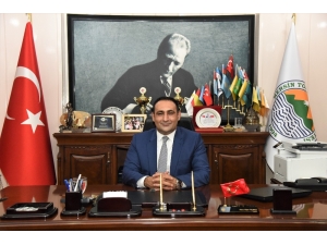 Başkan Yılmaz, Milli Dayanışma Kampanyasına Bir Maaşını Bağışladı