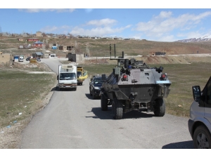 Başkale’de Karantinaya Alınan Mahallelilere Yardım