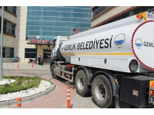 Gemlik Belediyesi’nden Kurumlara Dezenfeksiyon Desteği