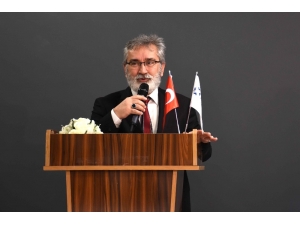 Prof. Dr. Büyükaslan: "Sanal Alemin Sanal Uzmanlarından Uzak Durun"