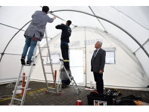 Kemer’de Hastanelere Sahra Çadırı Kuruluyor