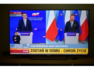 Polonya’da 18 Yaşından Küçükler Tek Başına Sokağa Çıkamayacak