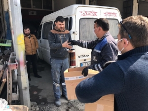 Esnafa Maske Dağıttı