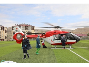 Rahatsızlanan Kadın Hava Ambulansıyla Hastaneye Kaldırıldı