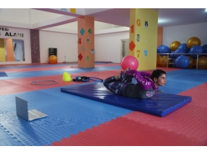 Erdemli Belediyesi Evdeki Çocukları Unutmadı