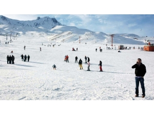 Korona Virüs Erciyes’te Sezonu Bitirdi
