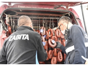 Mersin’de 100 Kilo Bozuk Sucuk Ele Geçirildi