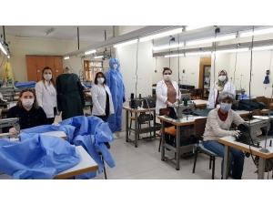 Bir Telefonla Örgütlenen Kadınlar Sağlık Çalışanları İçin Üretime Başladı