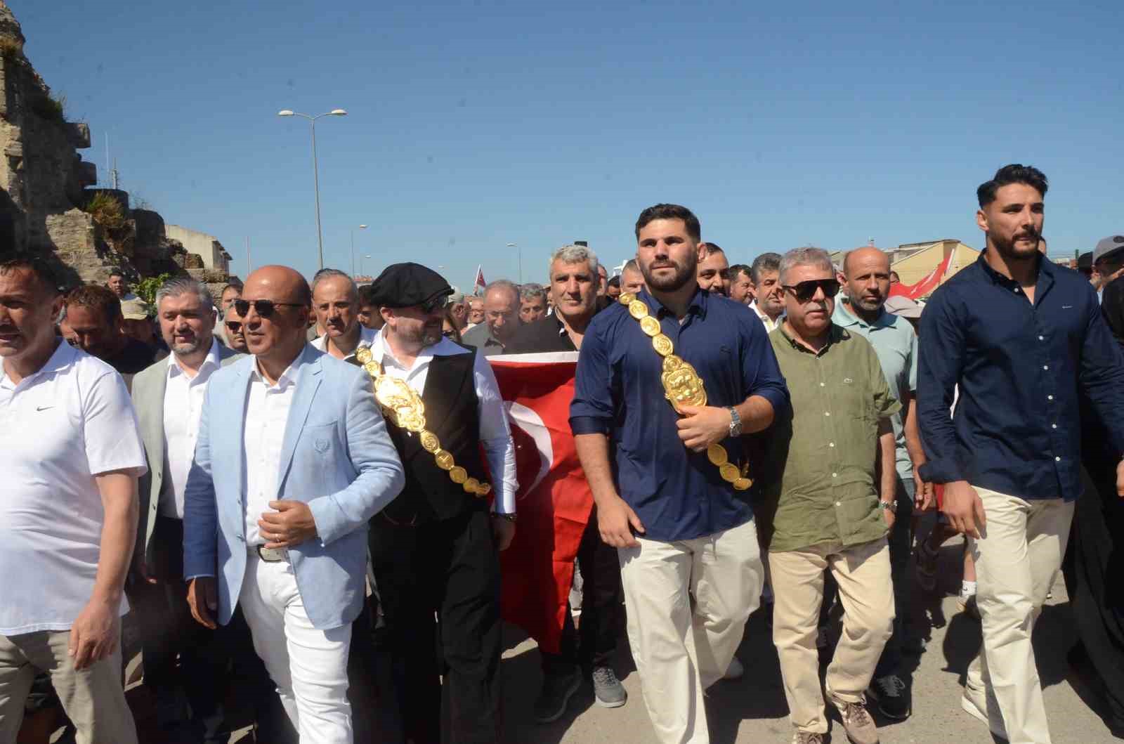 baspehlivan-erkan-tas-a-memleketi-sinop-ta-gorkemli-karsilama