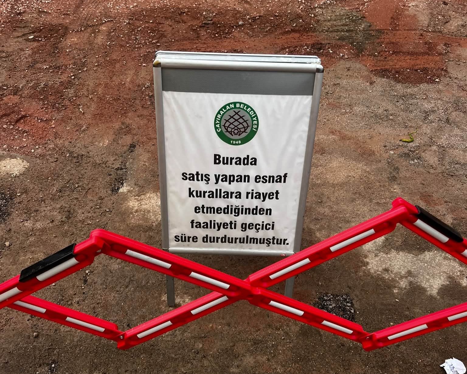 pazar-yerinde-uygunsuz-davranisa-ceza-1-ay-satistan-men-edildi
