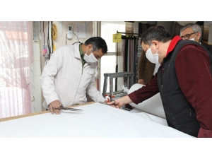 Afyon Belediyesi De Koruyucu Maske Üretmeye Başladı