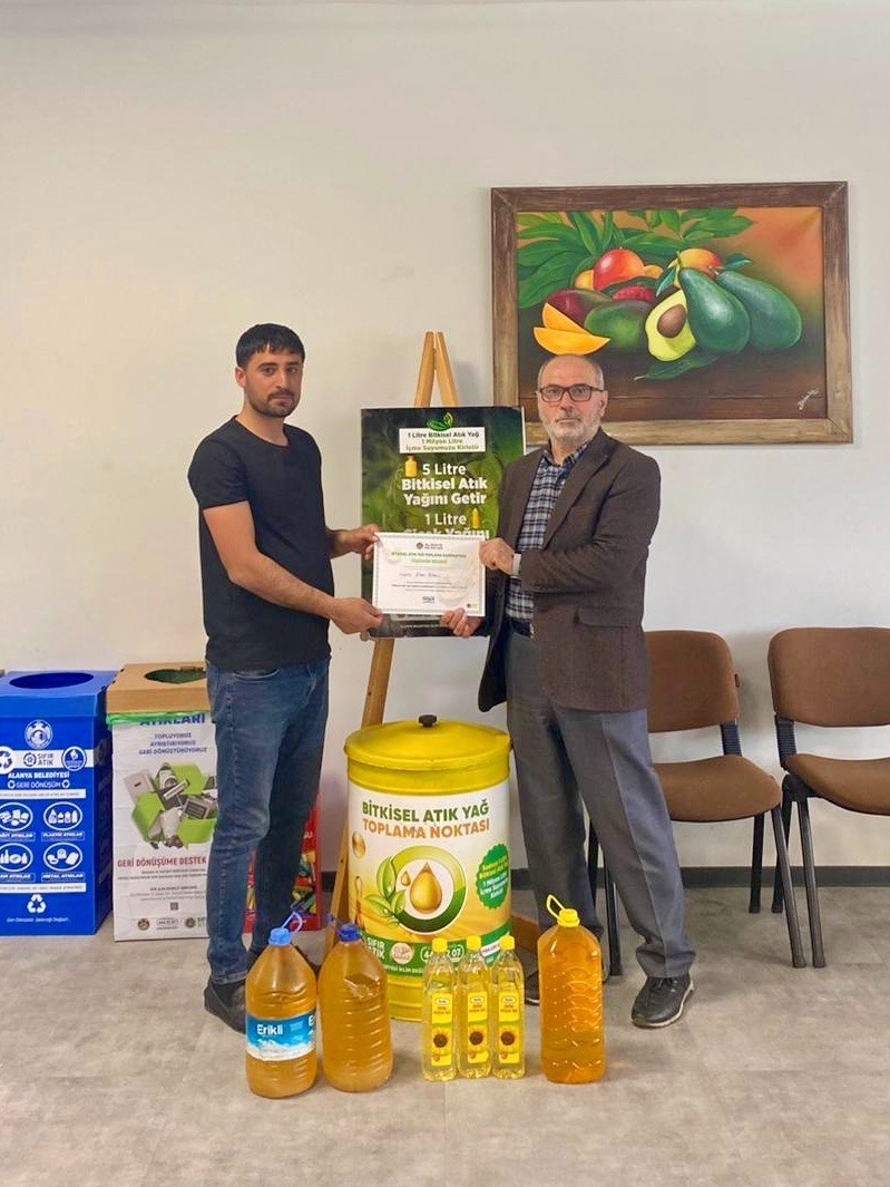 alanya-da-3-ayda-572-litre-atik-yag-geri-donusume-kazandirildi