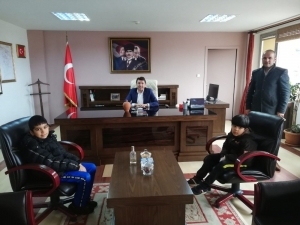 Çocuklar Kumbarasındaki Parayı Bağışladı