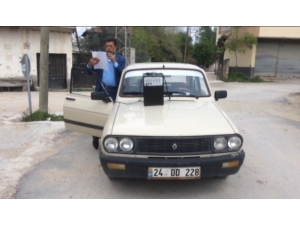 Muhtar Otomobiline Hoparlör Bağlayıp Korona Tedbirlerini Anlattı