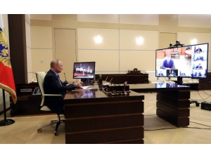 Putin, Korona Virüs Riski Nedeniyle Uzaktan Çalışıyor