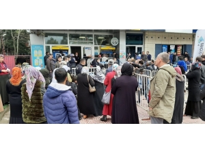 Sosyal Yardım Parası İçin ‘Korona’ Dinlemediler