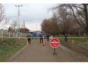 Karantina Köyündeki Vatandaşların İhtiyaçlarını ’Vefa’ Ekipleri Sağlıyor