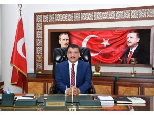 Başkan Gürkan 4, Eşi De 2 Maaş İle Kampanyaya Katıldı