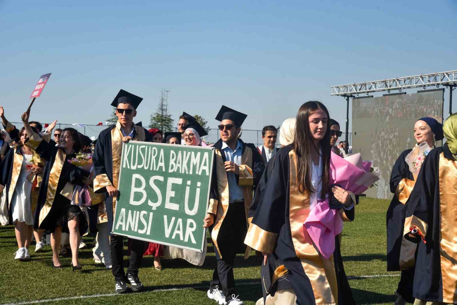 bseu-de-mezuniyet-coskusu
