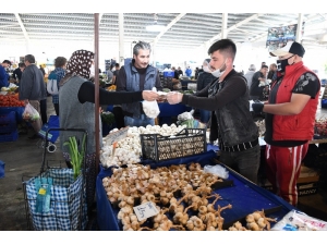 Konyaaltı Belediyesi’nden Maske Ve Koruyucu Gözlük