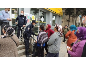 Polisin Sosyal Mesafe Uyarılarına Aldırmadılar