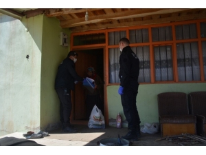 Polis Korona Virüse Karşı Halk İle El Ele Mücadele Ediyor