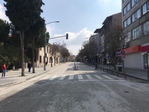 Burdur’da Ana Caddelerde Park Ve Duraklama Yasaklandı