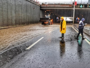 Diski, Sağanak Yağış Nedeniyle 21 Ekip Ve 55 Personelle Çalışma Yaptı